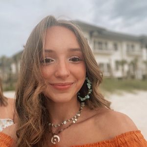 Meet your Posher, Belle